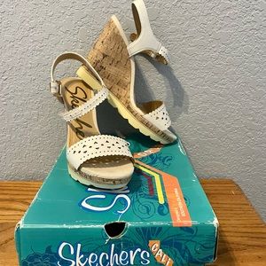NWB Sketchers Rare White Wedge Heel Sandal, sz 7